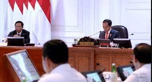 Bukan Hanya Kenaikan Gaji PNS, Gaji Pensiunan PNS Juga Dibahas Presiden Jokowi, Begini Katanya!