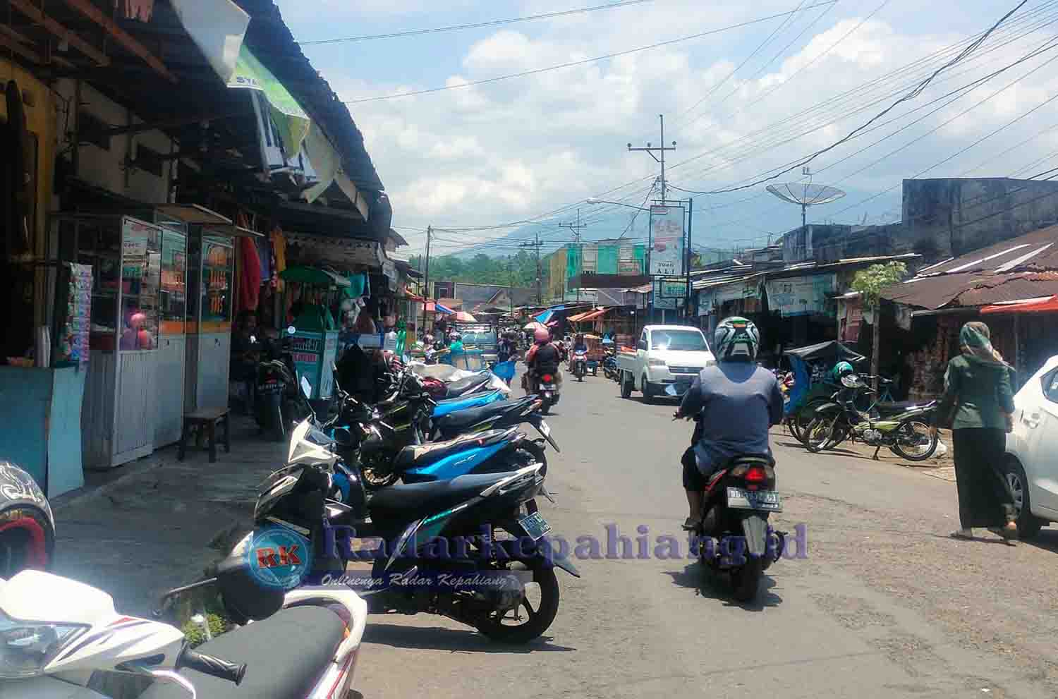 Waspada Pungli! Dinas Perhubungan Pastikan Hanya 18 Juru Parkir Resmi di Kepahiang, Bule: Selebihnya Ilegal