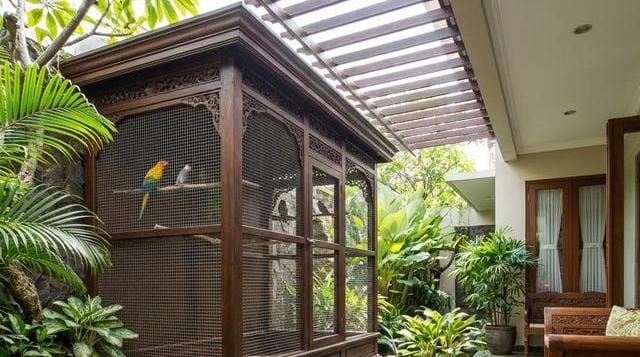 Perpaduan Gaya Modern dan Natural, 5 Model Teras dengan Kandang Burung