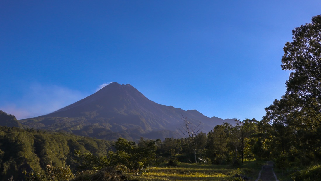 Banyak Yang Salah, Berikut Ini Perbedaan Gunung Marapi dan Gunung Merapi