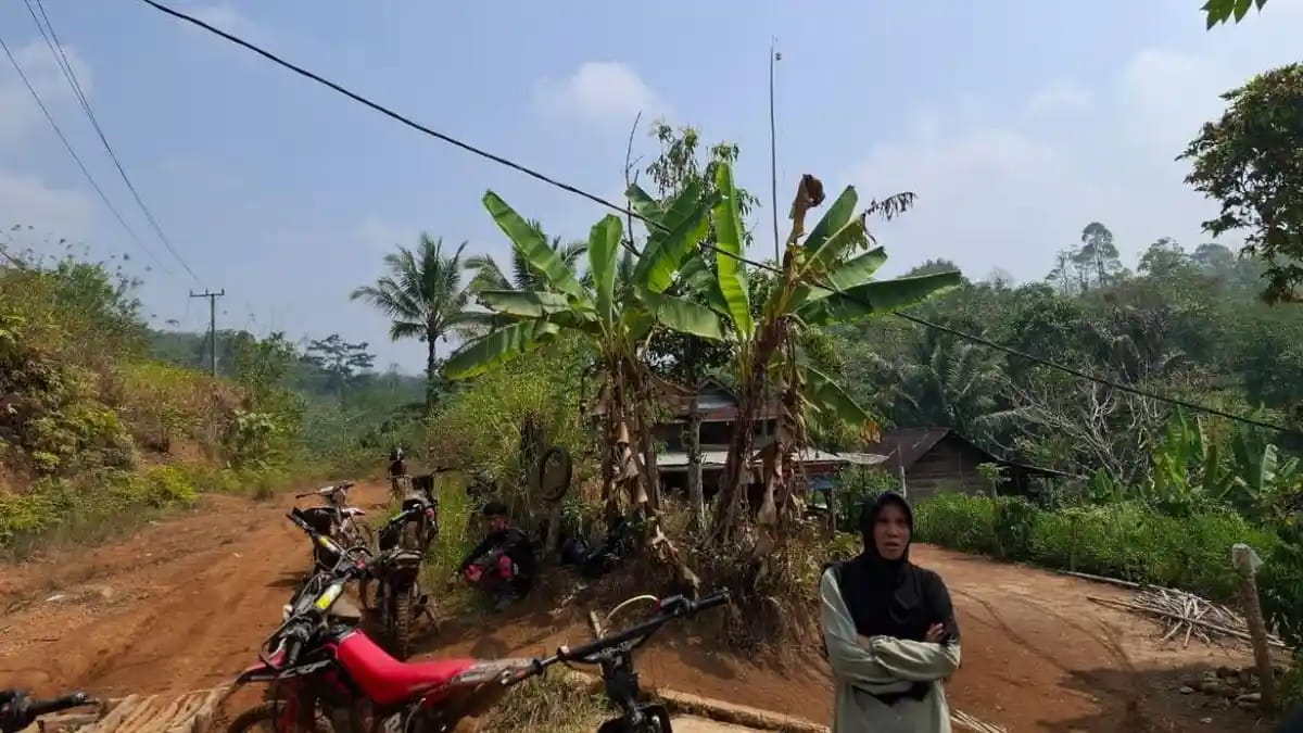 Hidup Terisolasi di Pelosok Muara Kemumu Kepahiang, Warga Jerit Ongkos Ojek Rp3.000/Kg hingga Gas Elpiji Rp65 