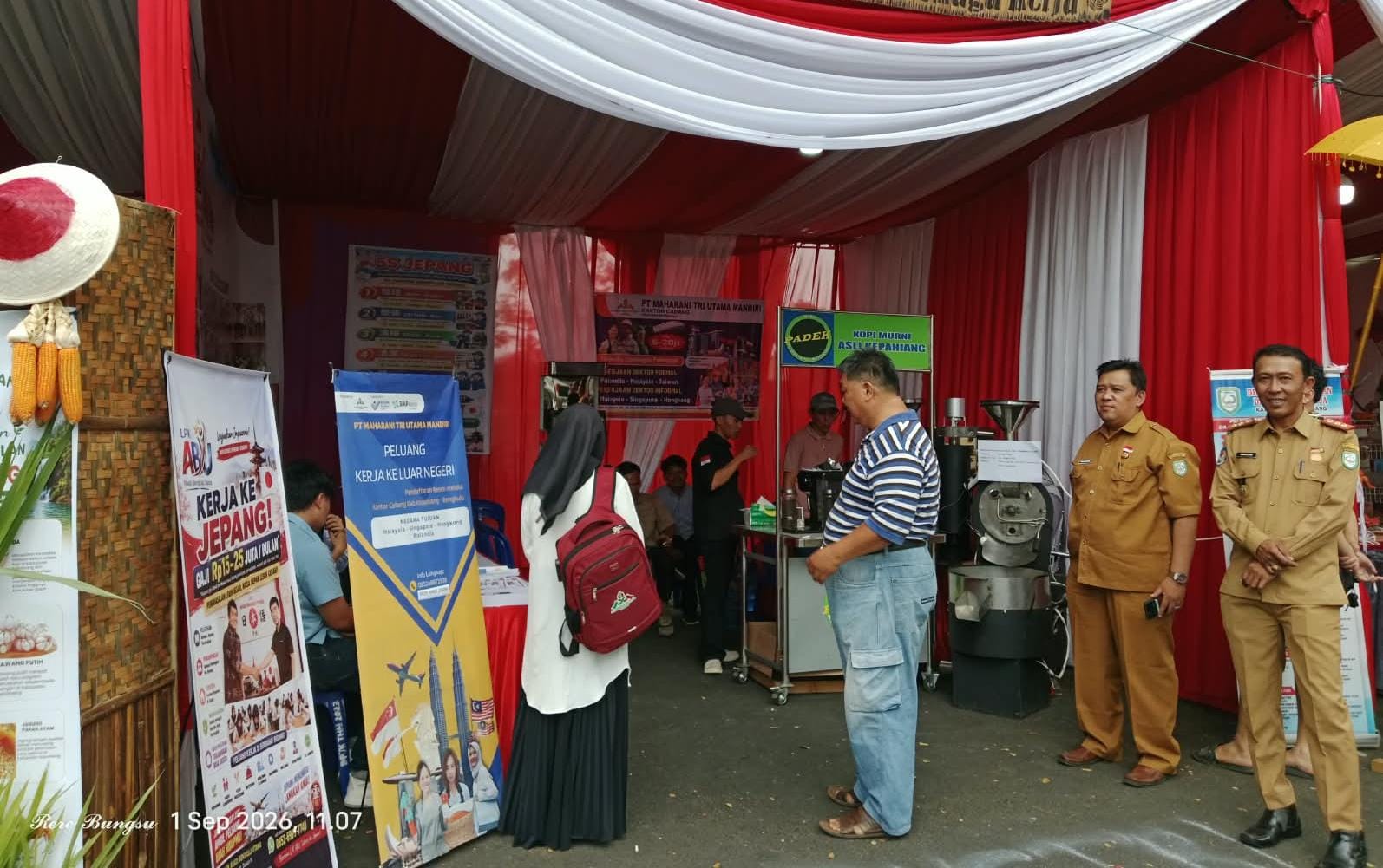 Disprinaker Kepahiang Ingatkan Warga Gunakan LPK Resmi untuk Kerja ke Luar Negeri, Buka Stand Informasi di Pas