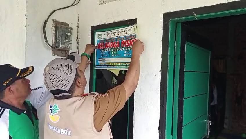Dinsos Kepahiang Ingatkan! Stiker Dilepas, Hak Bantuan Sosial Bisa Hilang