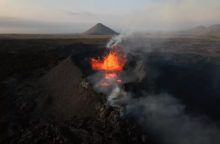 Waspada! Puluhan Letusan Gunung Marapi Sumbar Masih Terus Terjadi