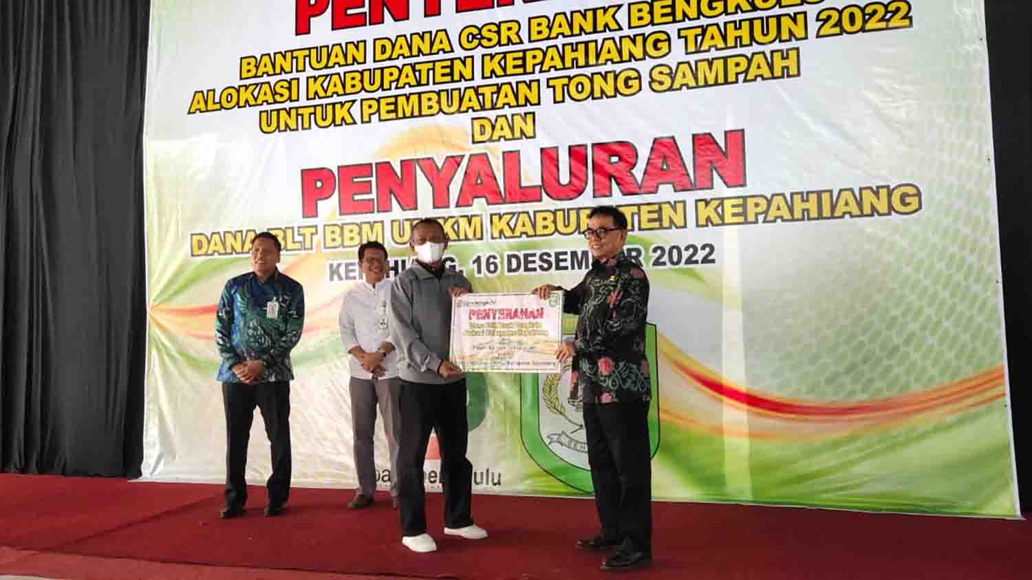 Bank Bengkulu Serahkan CSR Tong Sampah, Pemkab Kepahiang Salurkan BLT-BBM