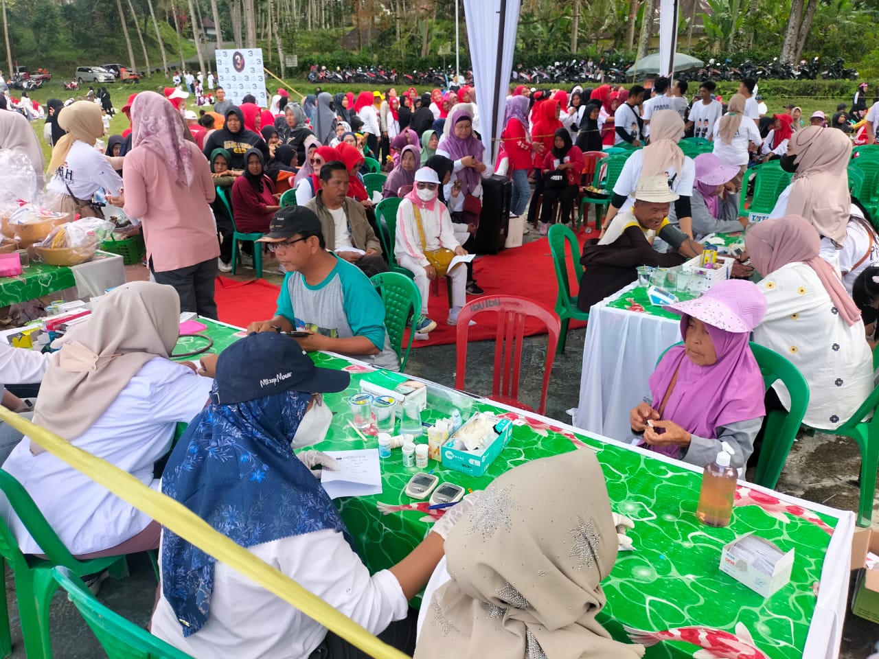 Ribuan Masyarakat Kepahiang Kebagian Berobat Gratis dan Doorprize