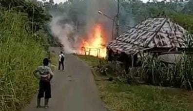 BREAKING NEWS: Rumah Warga Cinta Mandi Ludes Kebakaran!