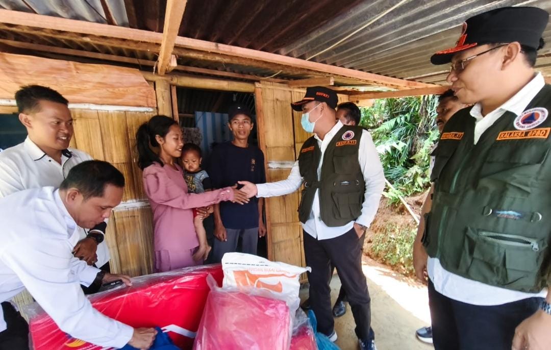 Bantu Korban Bencana, Bupati Kepahiang: Semoga Keluarga Diberikan Kekuatan dan Kesabaran