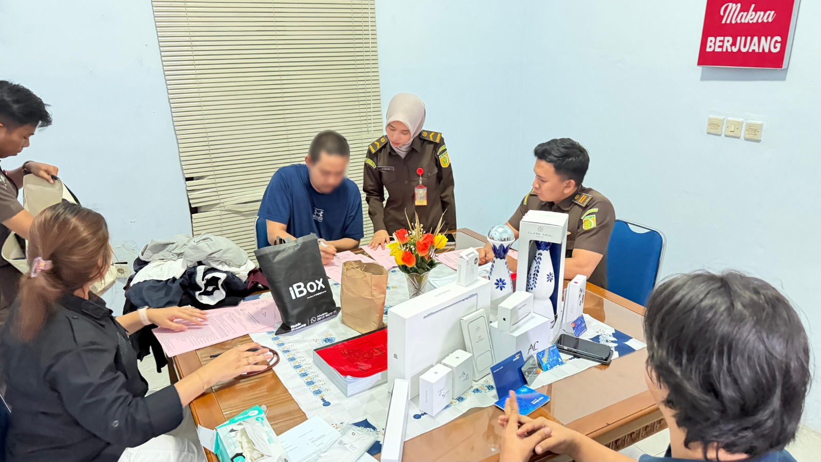 44 Barang Bukti Termasuk Botol Azul Bakal Dihadirkan di Persidangan Menantu Gelapkan Uang Kopi Mertua!