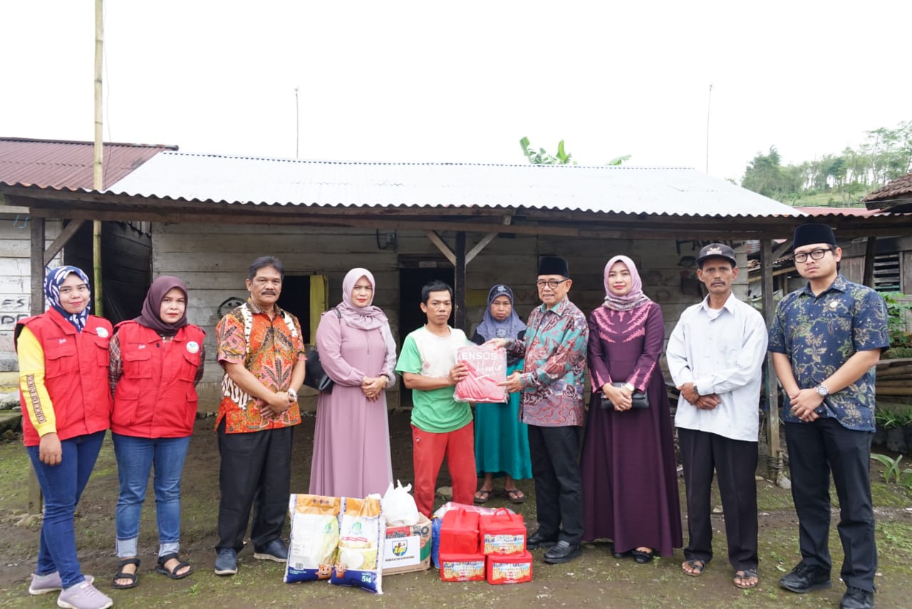 Pemkab Kepahiang Salurkan Bantuan Korban Banjir Suro Muncar dan Kabawetan