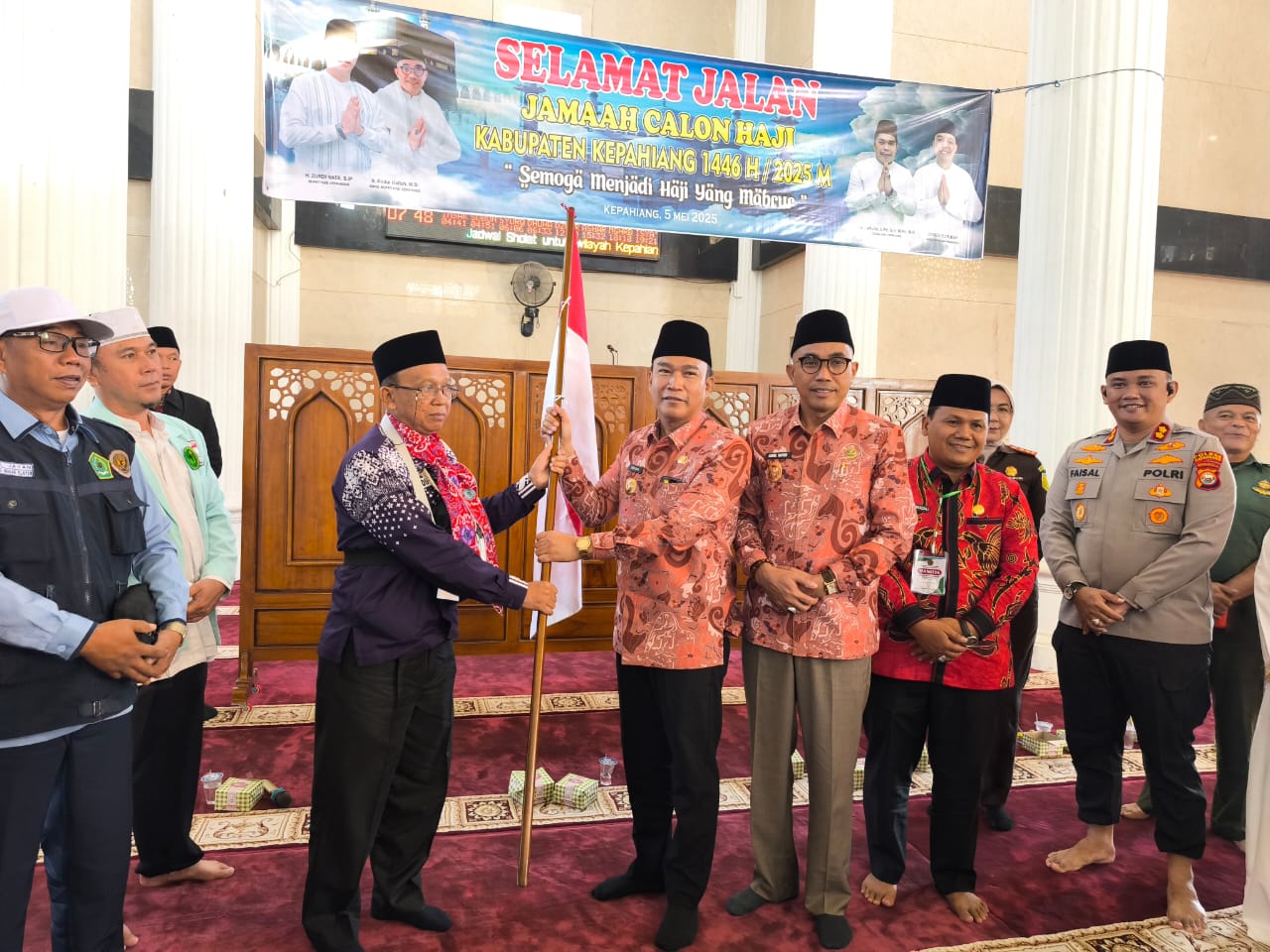 Menuju Tanah Suci Mekkah, Pelepasan 110 CJH Kepahiang Berlangsung Penuh Haru 