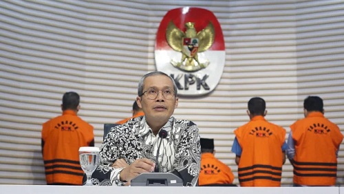Selain Gubernur Maluku Utara, KPK Tetapkan 6 Orang Ini Sebagai Tersangka