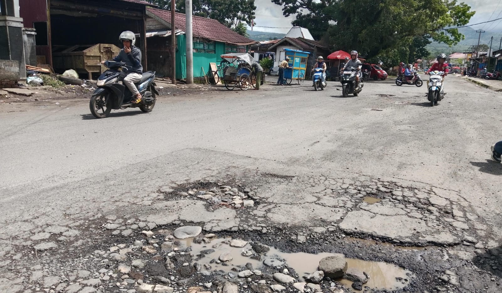 Efisiensi Anggaran Tidak Batalkan Rencana Perbaikan Jalan Seputaran Kota Kepahiang