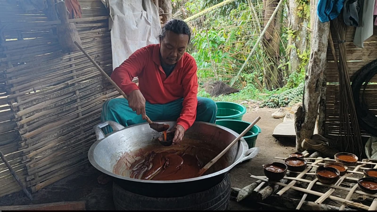 Gula Merah Khas Daspetah Diolah Secara Tradisional 