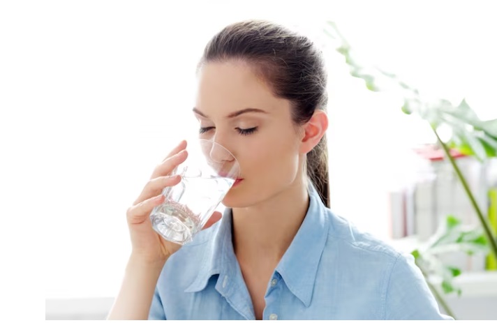 5 Cara Minum Air Putih yang Baik untuk Kesehatan Ginjal Menurut dr Zaidul Akbar