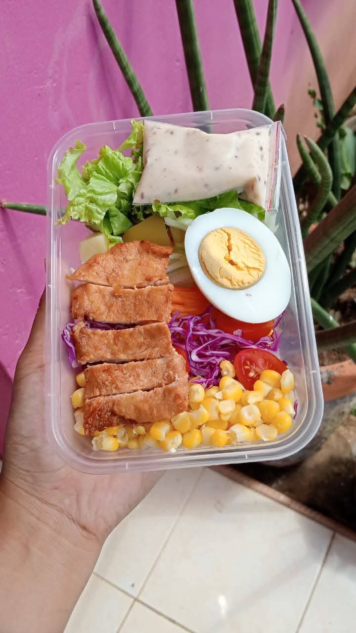 Kaya Vitamin hingga Serat, Ini Manfaat Makan Salad Buah dan Sayuran
