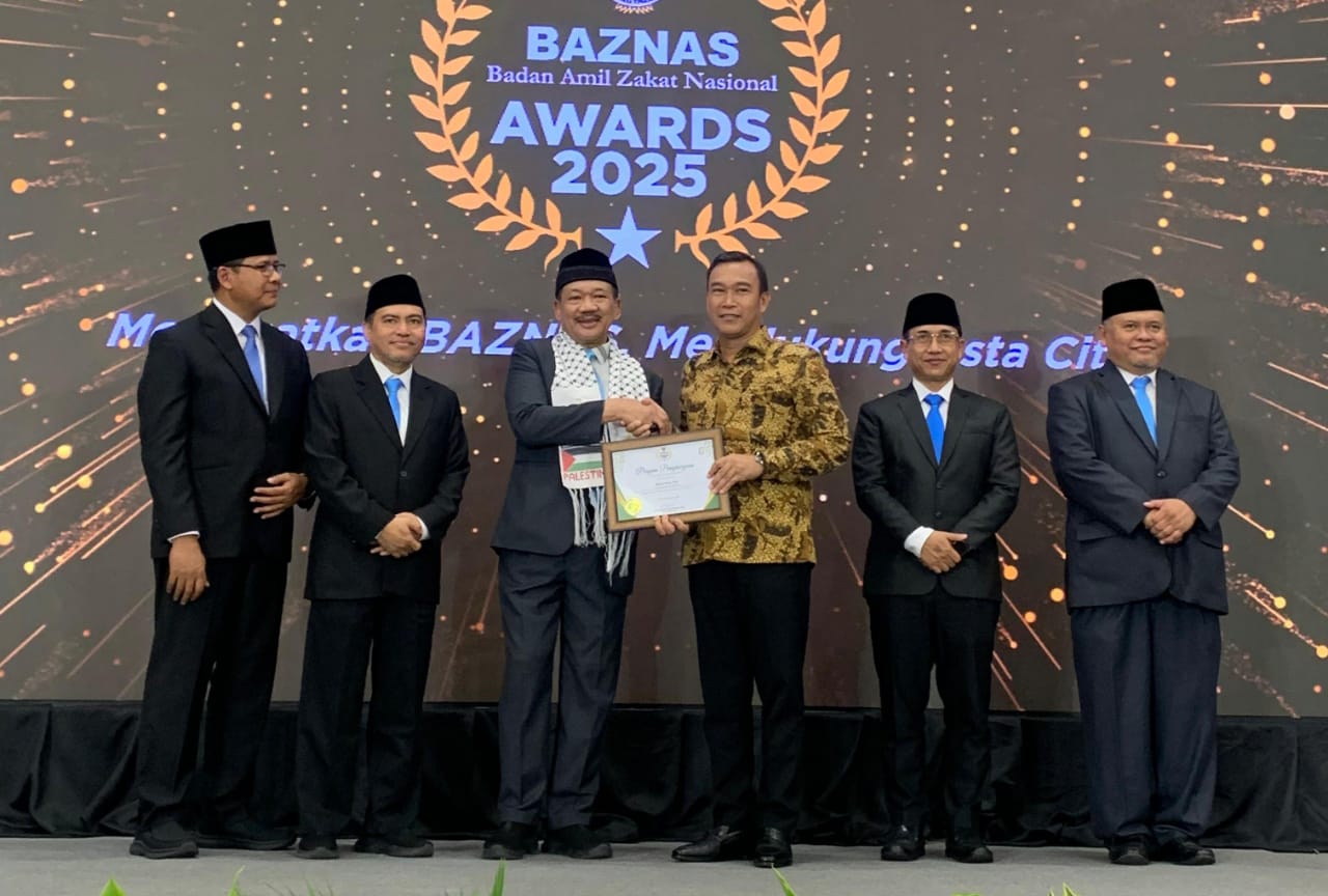 Dukung Gerakan Zakat, Bupati Kepahiang Terima Penghargaan Baznas Award