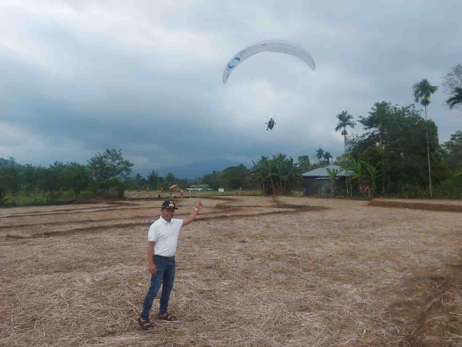 Kabupaten Lebong Kembangkan Wisata Paralayang