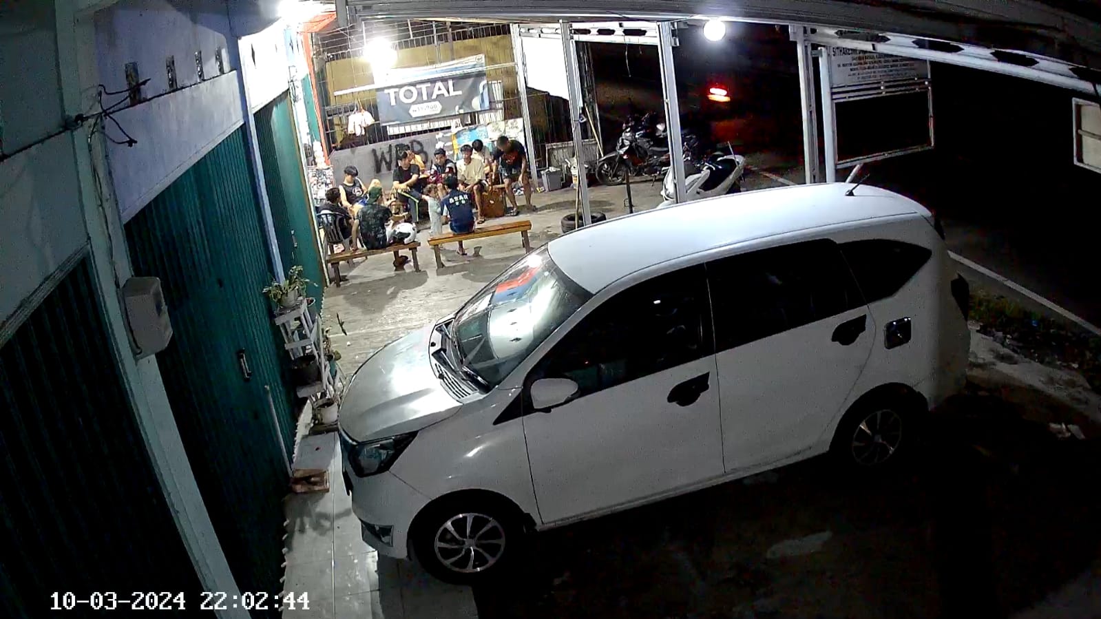 Terekam CCTv, 3 Warga Kepahiang Diserang Anjing Gila!