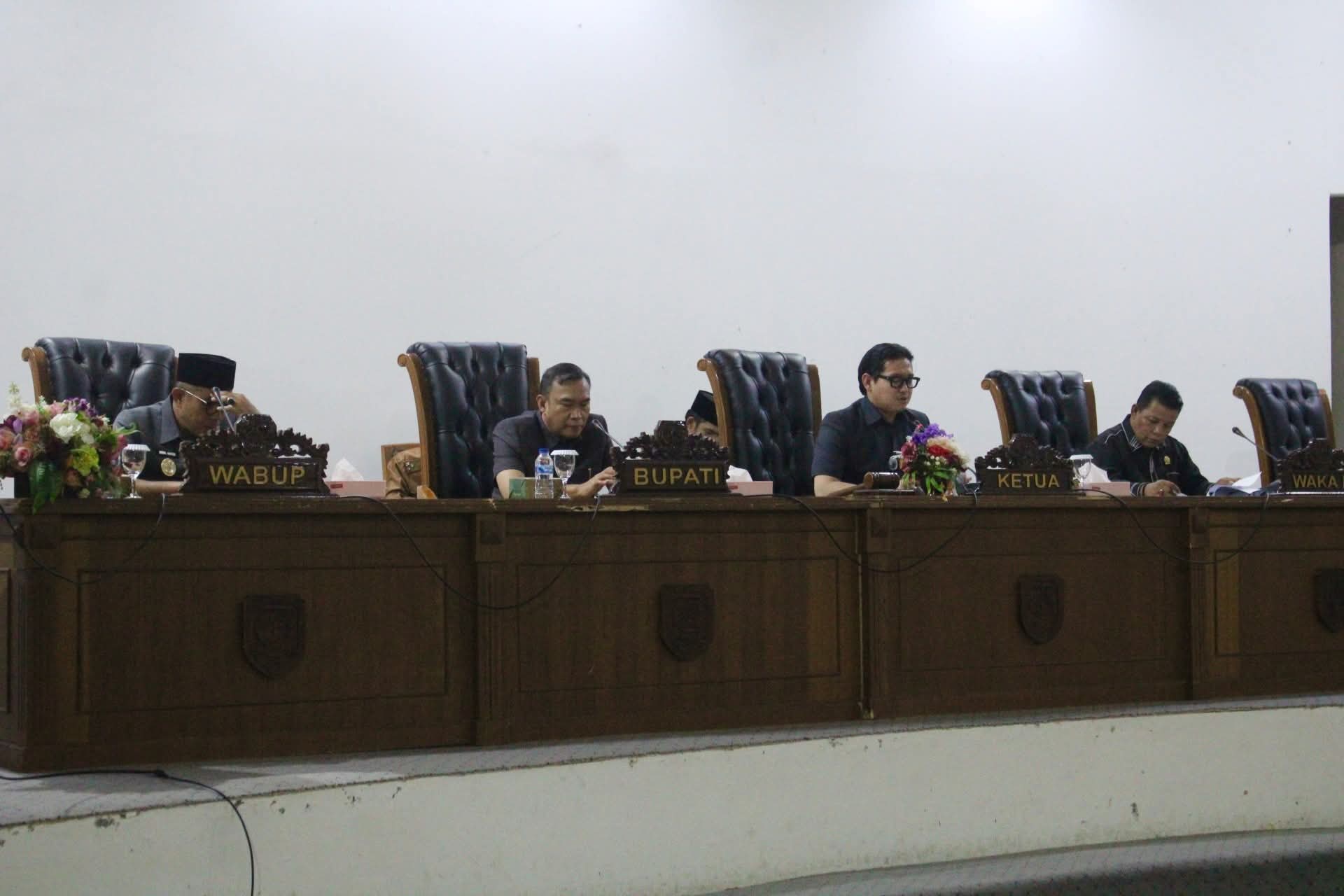 Teken KUAPPAS RAPBD-P 2025, Ada Defisit Anggaran Rp14 Miliar 