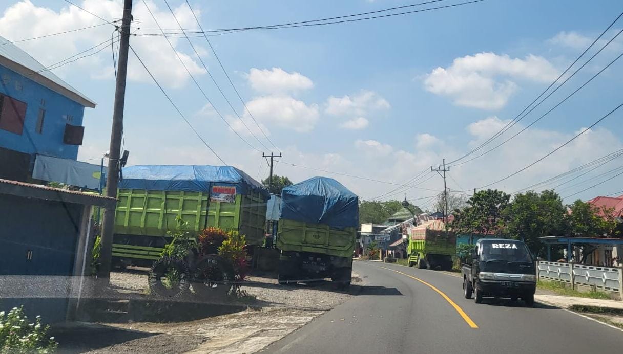 Melintas di Kepahiang, Konvoi Truk Batu Bara Disebut Bikin Masalah!