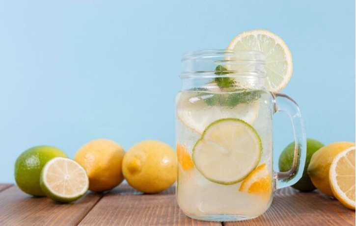 Bukan Hanya Penyegar, Minum Air Lemon Pagi Hari Ternyata Bantu Sehatkan Tubuh