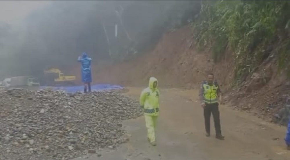 Perbaikan Jalan Lintas Liku 9 Kepahiang - Bengkulu Terkendala Cuaca, Digenangi Air!