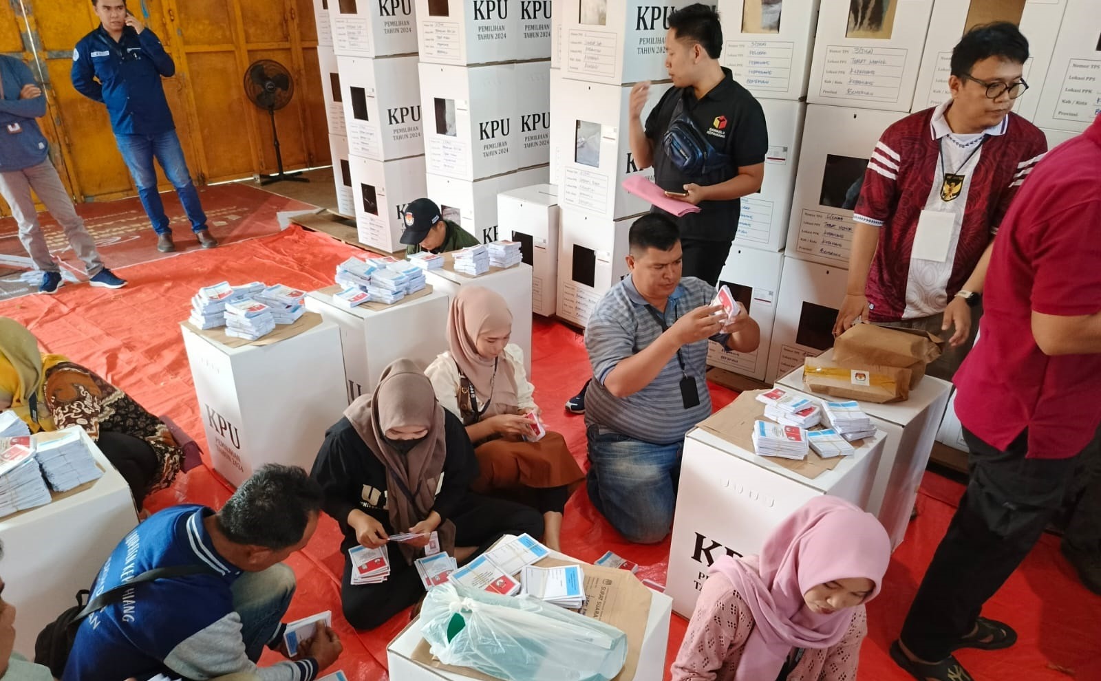 6 TPS Sulit, KPU Kepahiang Pastikan Distribusi Logistik Pilkada Dilakukan H-2 Pencoblosan!