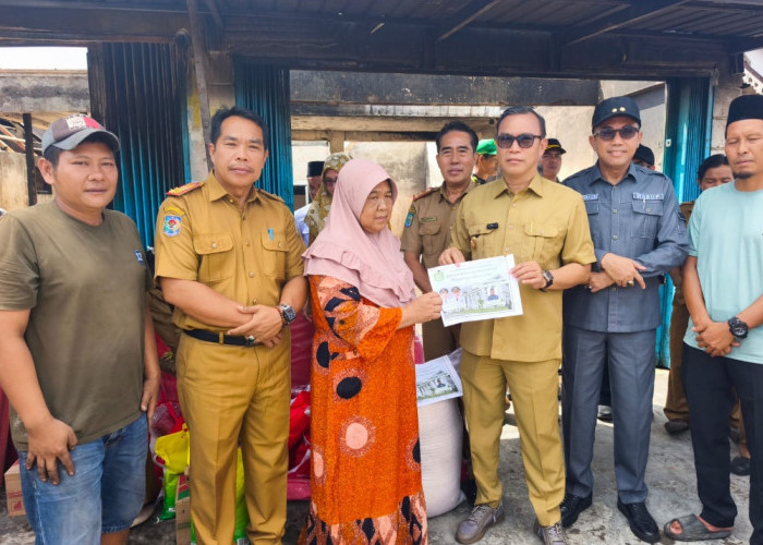 Bantu Korban Kebakaran, Bupati Kepahiang Ingatkan Mitigasi Bencana Sejak Dini