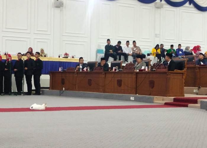Rapat Paripurna PAW Anggota DPRD Kepahiang Dihadiri Tamu Tak Diundang, Siapa?