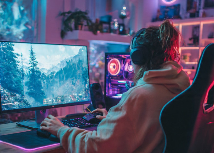 Mengapa Seseorang Betah Main Game Setiap Hari? Ini Alasan yang Sering Terjadi