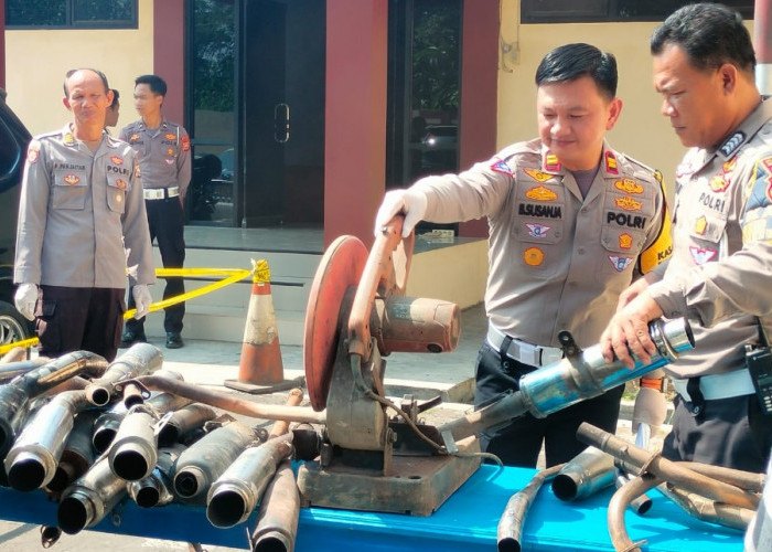 2 Unit Motor Bodong dan Puluhan Knalpot Brong Diamakan!