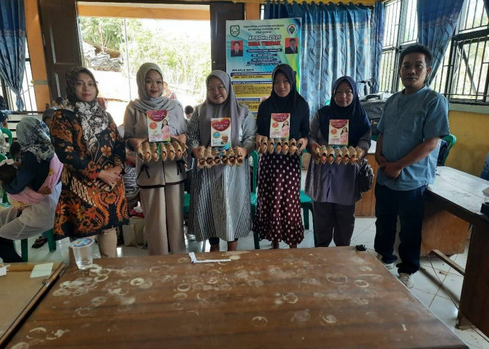 Cegah Stunting, Pemdes Temdak Salurkan Susu dan Telur 
