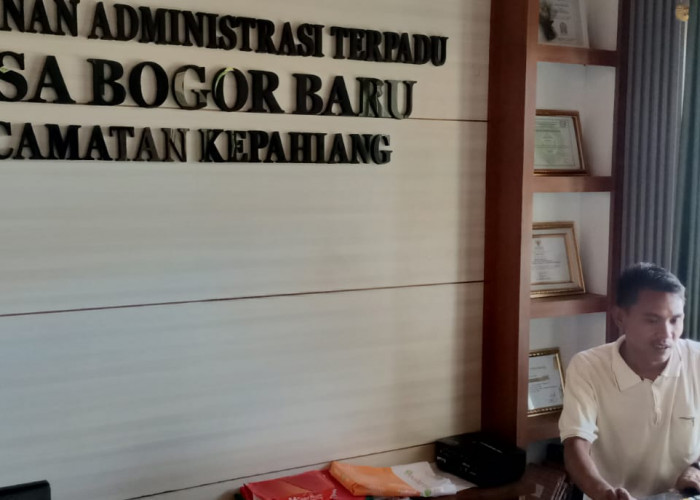 Hari Libur, Kantor Desa Bogor Baru Tetap Buka Layani Masyarakat
