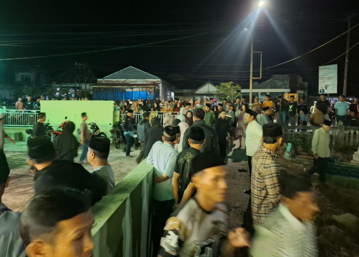 Suasana Haru di TPU Taba Tebelet, Kapolres Kepahiang Bersama Ratusan Warga Iringi Pemakaman Rehan