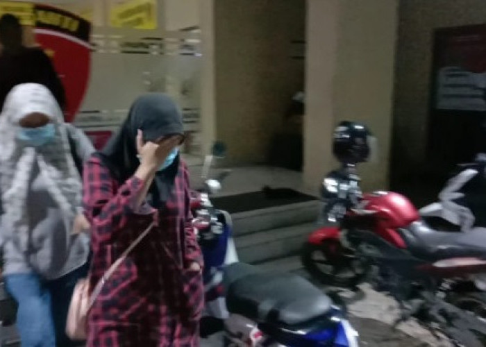 Mahasiswi ITB Tersangka Joki CPNS Kejaksaan 4 Jam Jalani Pemeriksaan di Lampung