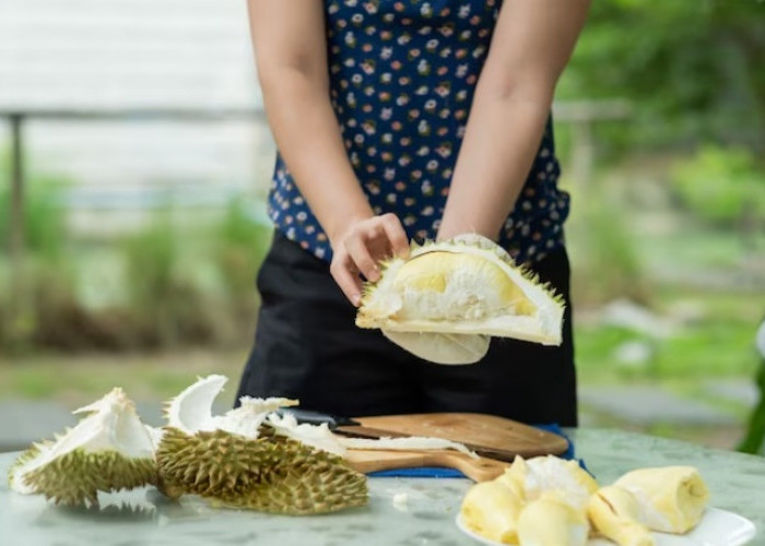 CEK FAKTA: Benarkah Makan Durian Bisa Menyebabkan Rasa Kenyangan Lebih Lama?