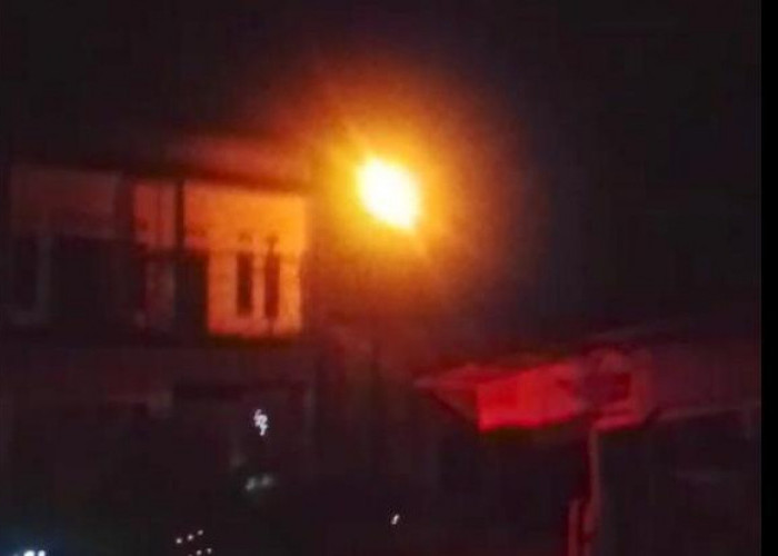 BREAKING NEWS: Di Pensiunan Heboh Kebakaran, Diduga Karena Tiang Listrik!