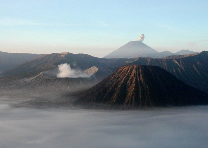 Peringatan PVMBG, Kawah Gunung Bromo Alami Peningkatan Aktivitas