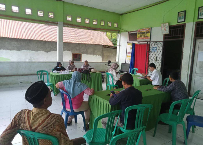 Suro Muncar Optimalkan Pelayanan Publik Di Kantor Desa