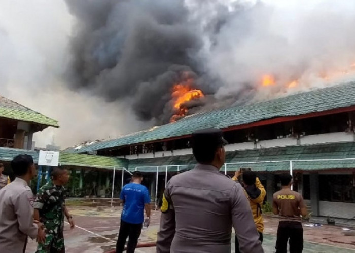 Puluhan Ruangan Hangus Terbakar, Begini Kronologi Lengkap Kebakaran SMKN 3 Kota Bengkulu!