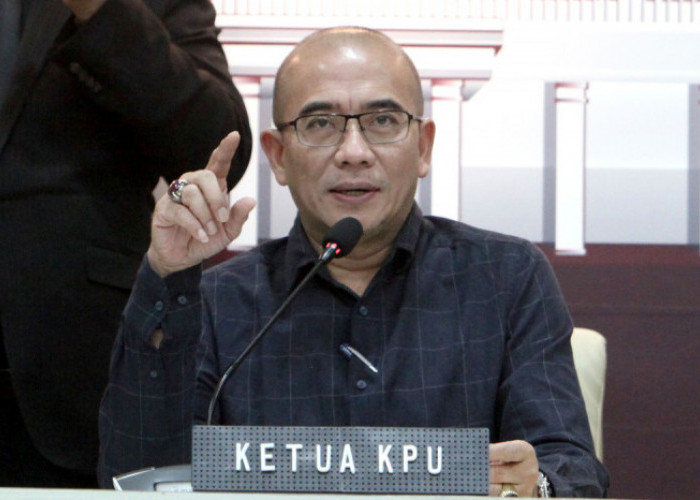 Resmi Dipecat DKPP Karena Tindakan Asusila, Begini Awal Mula Pertemuan Ketua KPU RI Hasyim Asy'ari dan Korban
