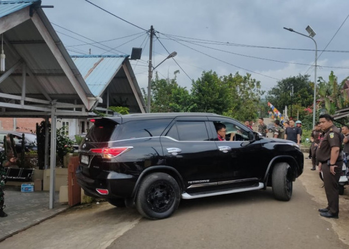 Penggeledahan, Diduga Tidak Kooperatif Istri Mantan Waka I DPRD Kepahiang Dipanggil Jaksa!