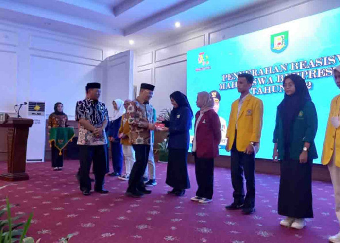 Tahun Depan, Pemprov Realisasikan Program Beasiswa Kuliah Ketua OSIS 