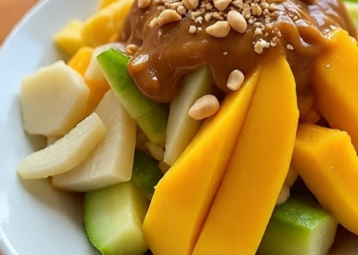 Tips Sehat Membuat Rujak Buah: Nikmat di Lidah, Aman di Badan