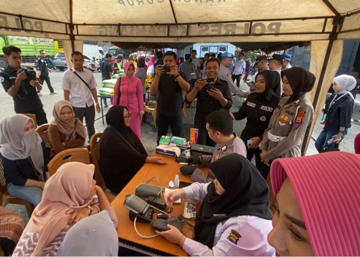 Hari Bhayangkara, Polres Kepahiang Lakukan Bakti Sosial, Pasar Murah dan Pengecekan Kesehatan Gratis!