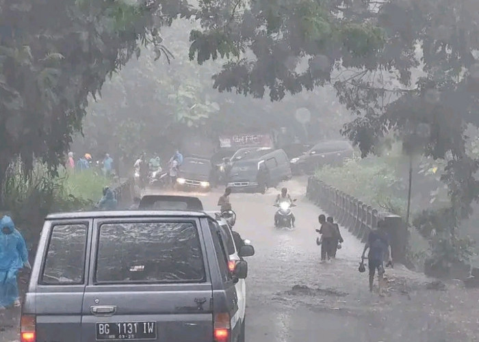 Hari Lebaran, Kepahiang Kembali Dirundung Bencana Banjir, Kendaraan Macet Panjang!