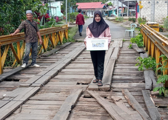 Jembatan Tanjung Alam Tak Kunjung Dibangun, Warga Terpaksa Galang Dana!