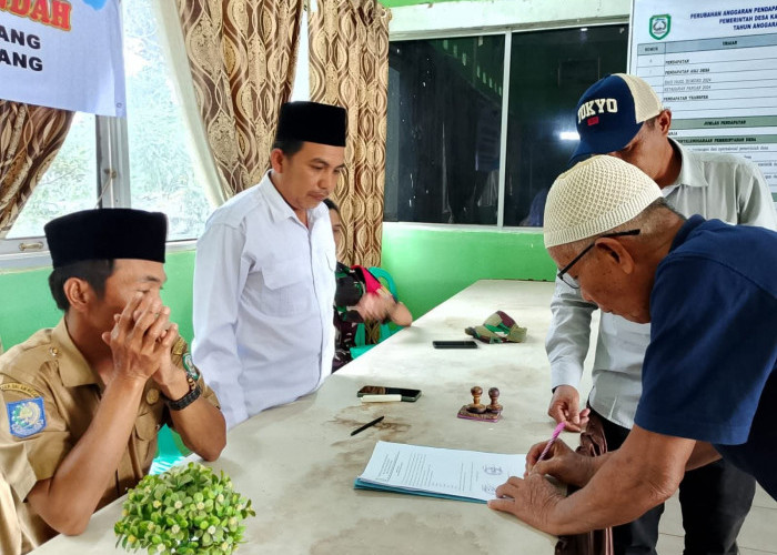 Disiplin Perangkat Desa Menjadi Fokus Utama Desa Karang Endah