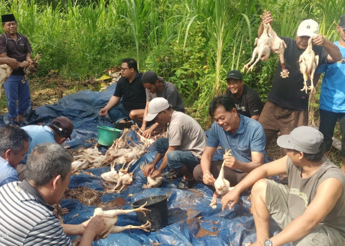Kebersamaan Warga RW 04 Dusun Kepahiang Saat Pesta Pernikahan 